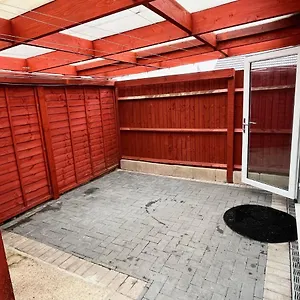  Apartment Full Near Heathrow Airport & London
